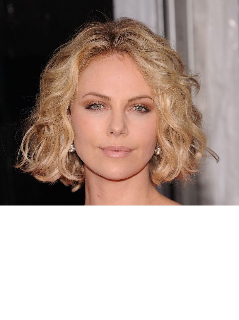 2017 Side Parted Blonde Messy Bob Hairstyle Intended For Side Parted Messy Bob Hairstyles For Wavy Hair (View 7 of 20)
