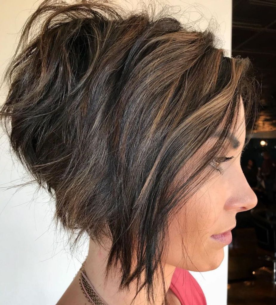 60 Layered Bob Styles: Modern Haircuts With Layers For Any Occasion Inside Disheveled Brunette Choppy Bob Hairstyles (View 7 of 20)