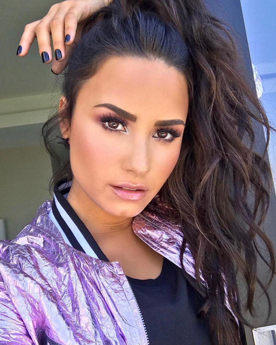 Demi Lovato High Ponytail How To: Details In Most Recently Released Wrapped High Ponytails (Gallery 20 of 20)
