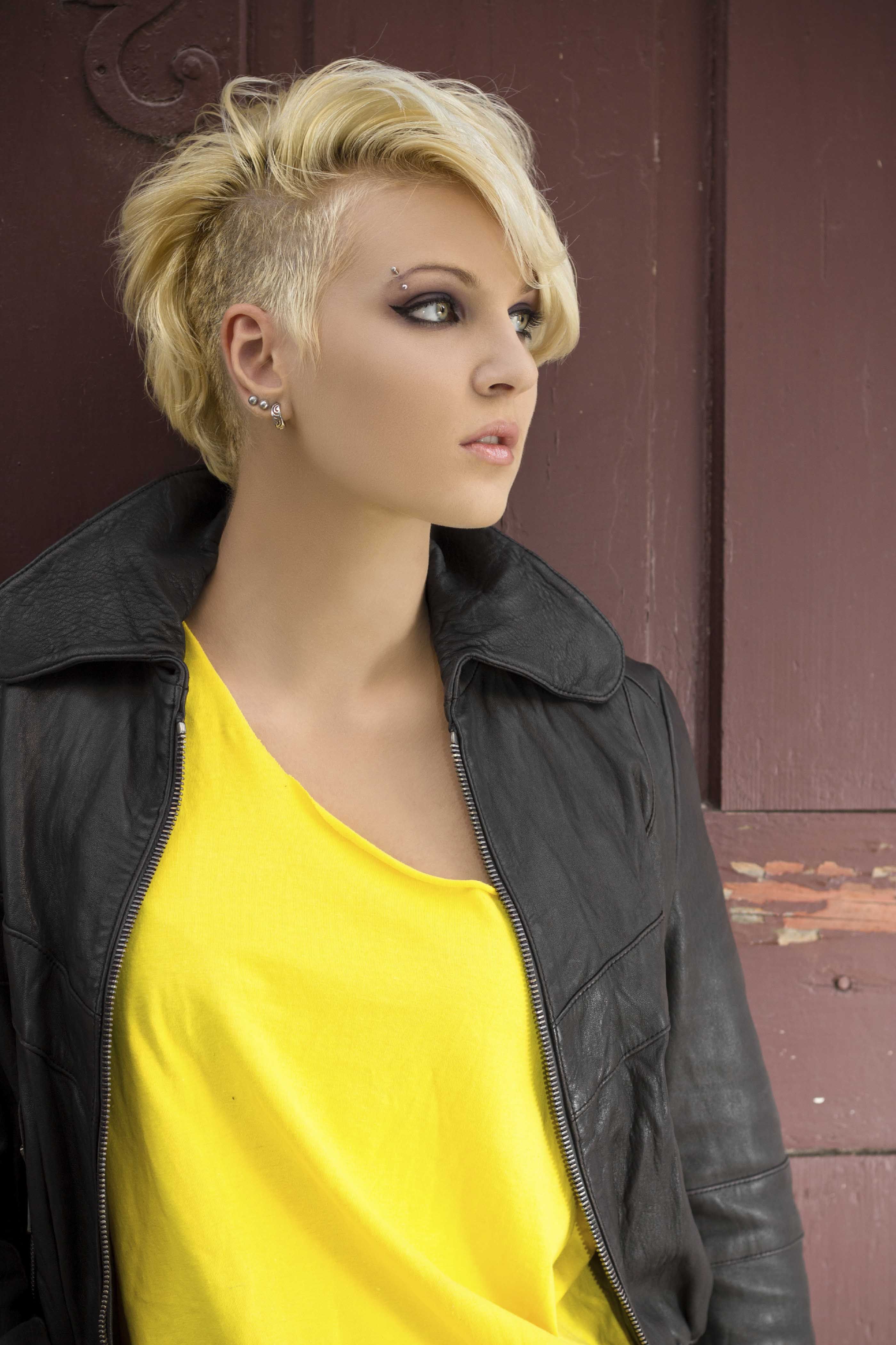 2017 Blonde Mohawk Hairstyles Throughout 8 Fashionable Mohawk Hairstyles For Women: From Haute To Head Turning (View 10 of 20)