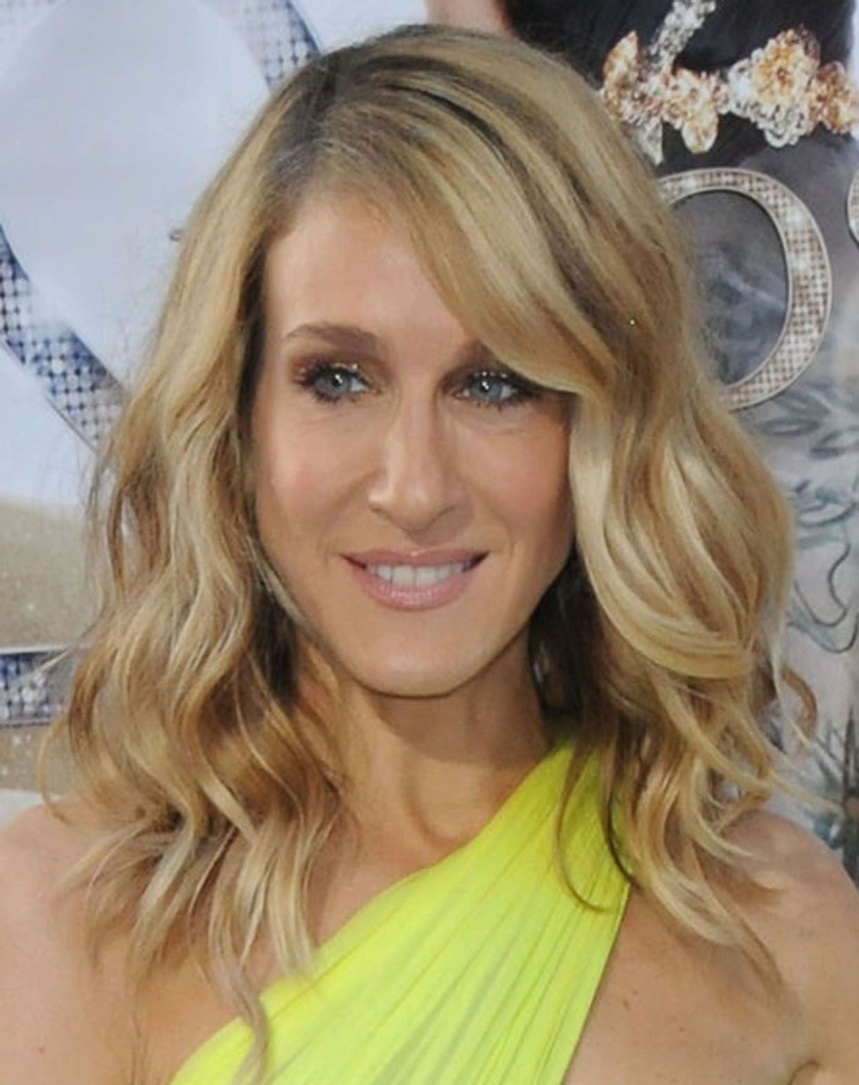 23 Sarah Jessica Parker Hairstyles Celebrity Sarah Jessica Parker's Throughout Well Liked Carrie Bradshaw Medium Haircuts (View 3 of 20)