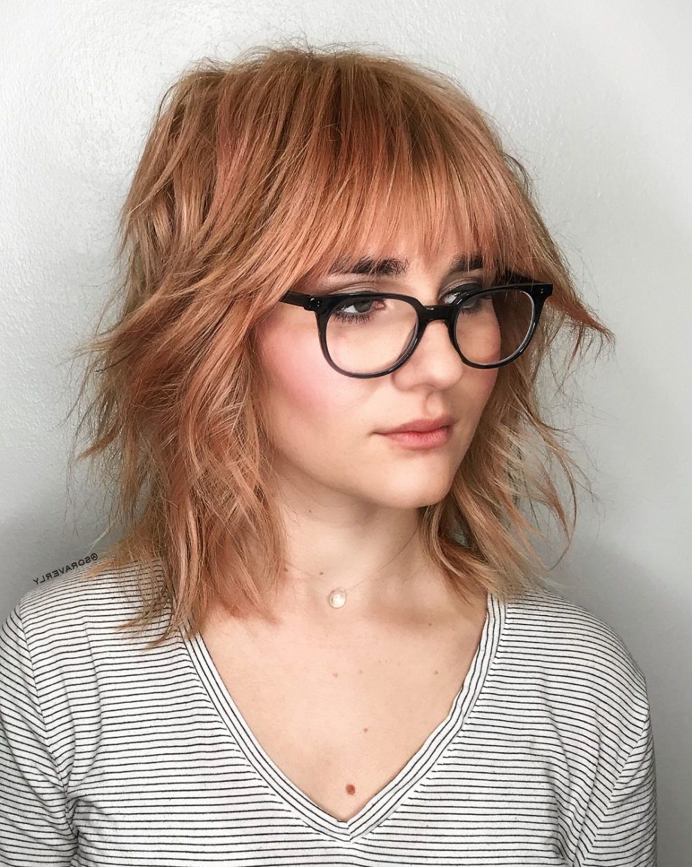 26 Perfect Medium Hairstyles For Heart Shaped Faces (updated For 2019) Inside Best And Newest Medium Haircuts With Glasses (View 7 of 20)