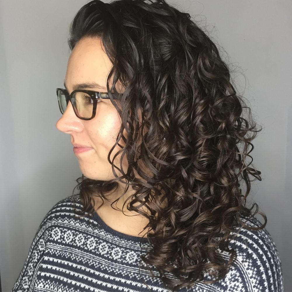 30 Gorgeous Medium Length Curly Hairstyles For Women In 2019 For Well Known Big Curls Medium Hairstyles (View 4 of 20)