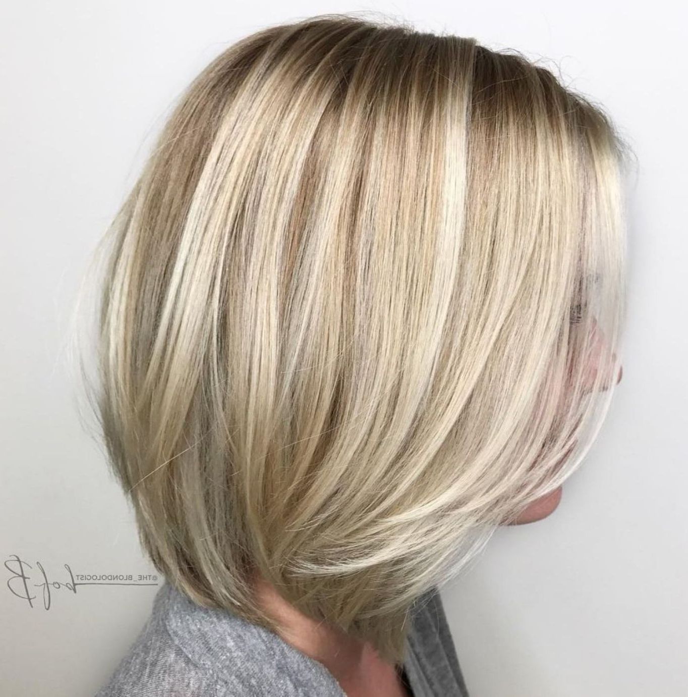 60 Beautiful And Convenient Medium Bob Hairstyles (View 18 of 20)