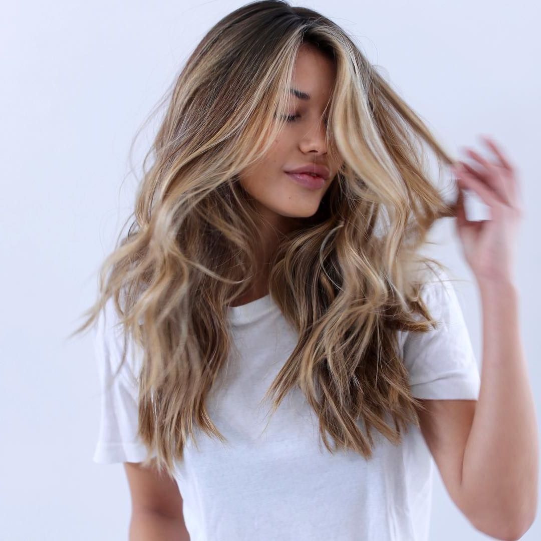 Long Hair With Face Framing Layers And Golden Blonde Balayage Pertaining To Famous Salty Beach Blonde Layers Hairstyles (View 13 of 20)