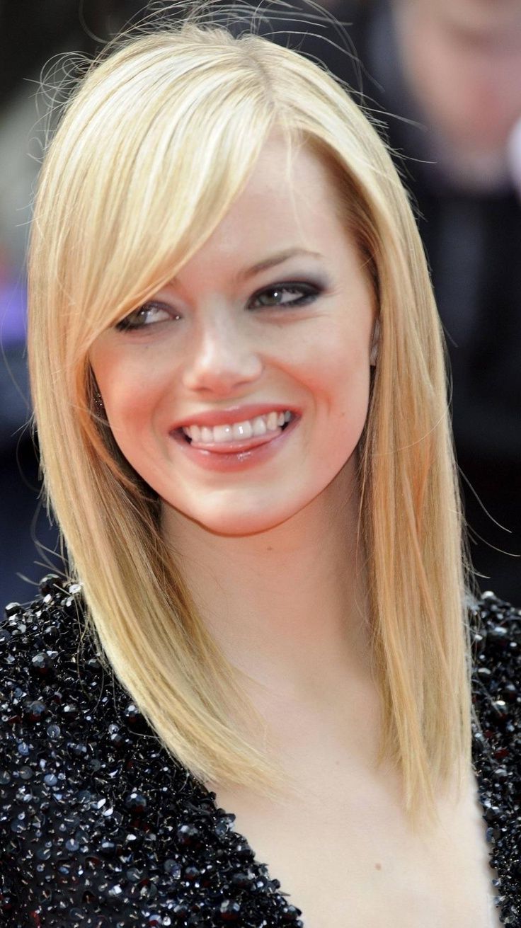 Straight Blonde Hairstyles With Side Bangs For Round Faces Throughout Well Known Medium Hairstyles With Side Bangs For Round Faces (View 4 of 20)