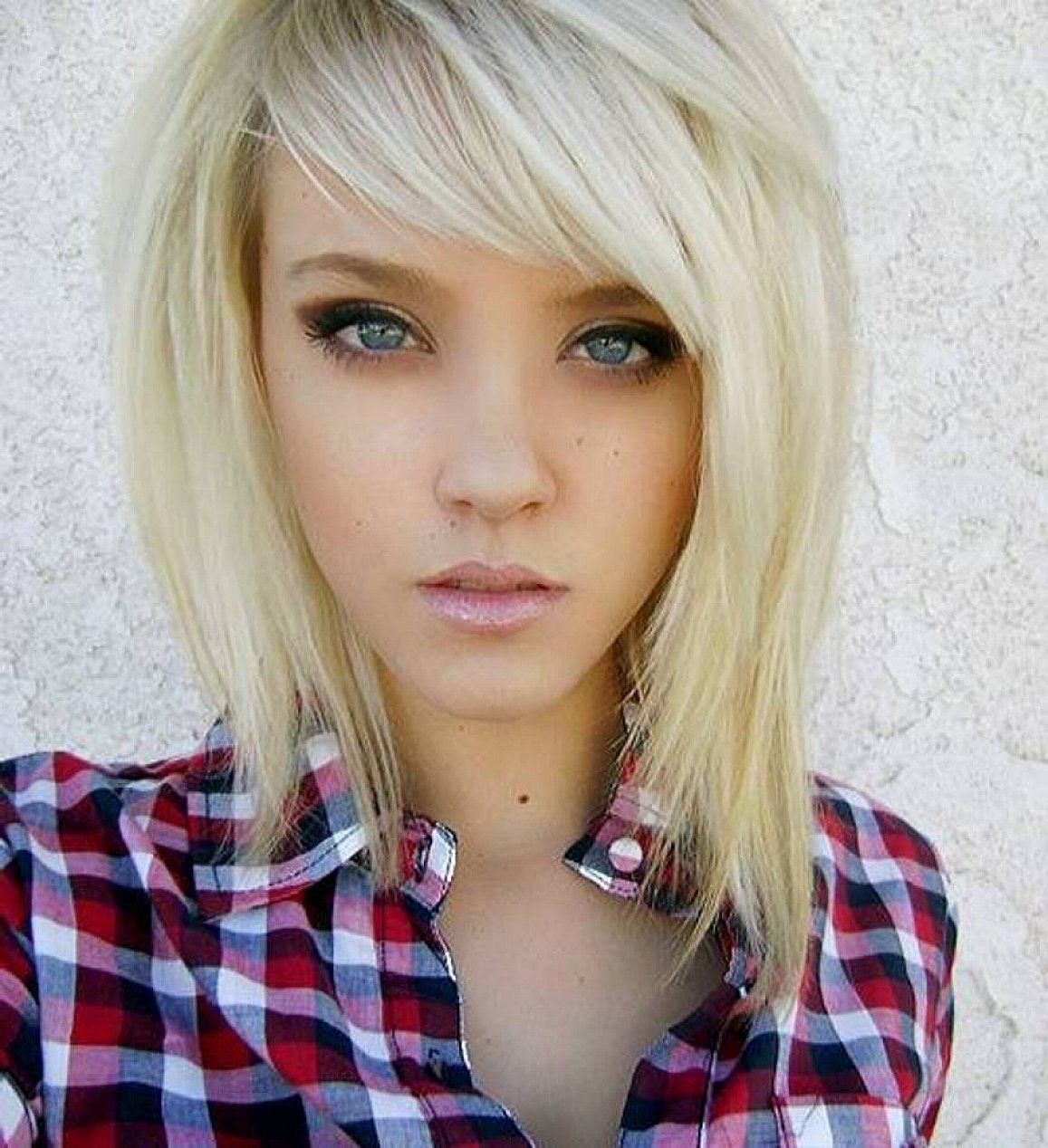 Trendy Medium Hairstyles With Side Fringe With Medium Hair With Side Bangs Images (View 6 of 20)