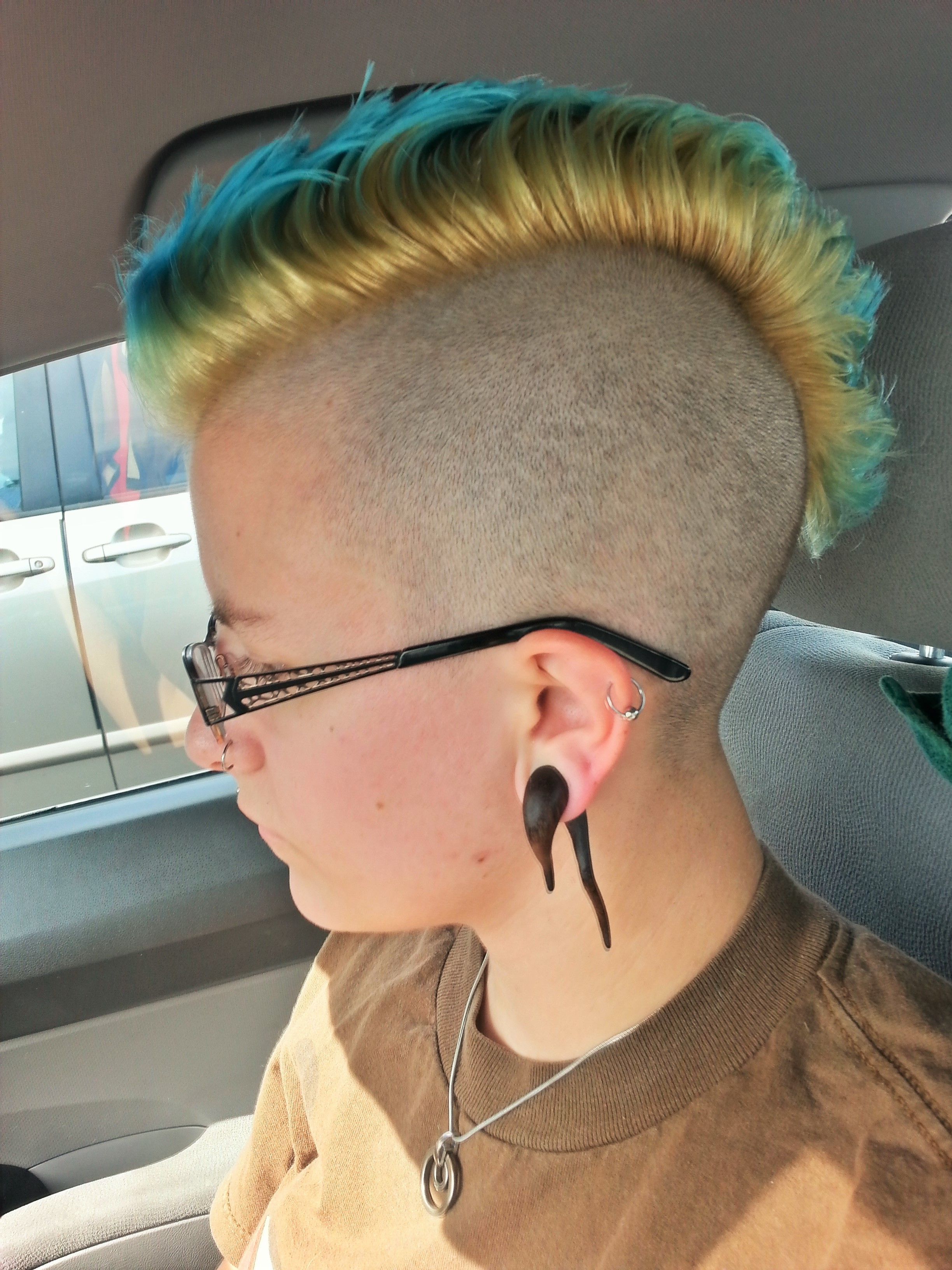 Well Known Unique Color Mohawk Hairstyles Regarding Short Mohawk Girl Blue (View 11 of 20)