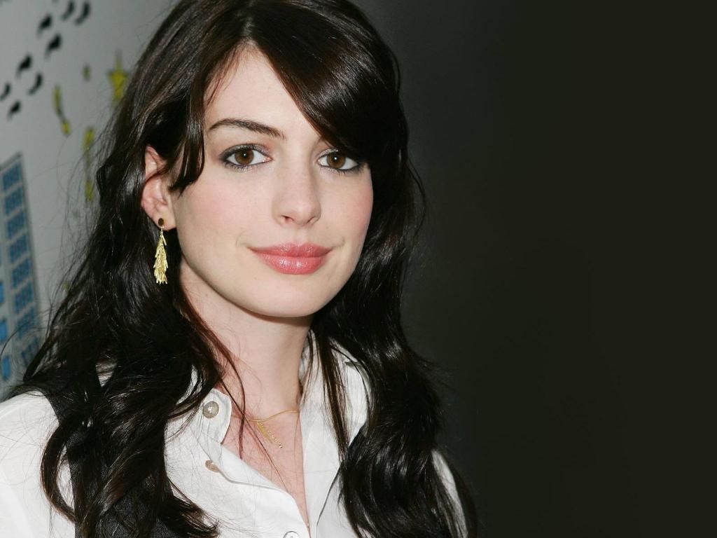 Well Liked Anne Hathaway Medium Haircuts Pertaining To Simple Yet Stunning Anne Hathaway Hairstyles — Wedding Academy Creative (Gallery 20 of 20)