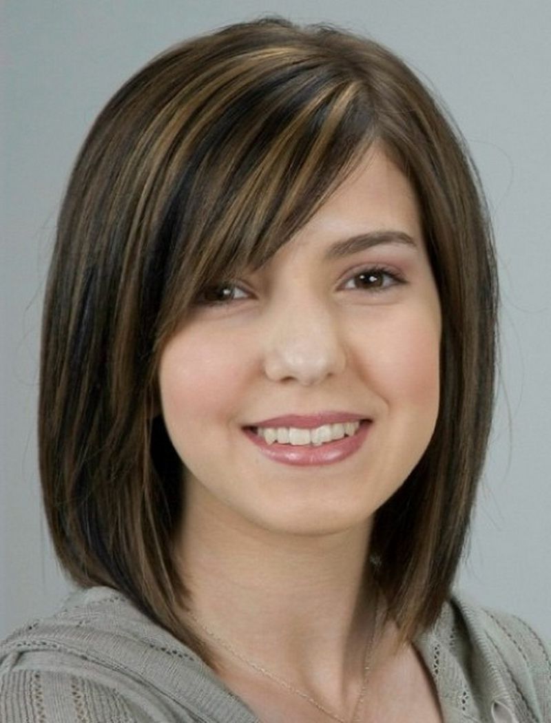 Well Liked Womens Medium Haircuts For Round Faces Within Mid Length Hairstyles Ideas For Women's (View 1 of 20)