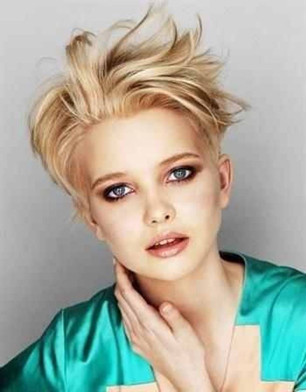 Widely Used Undercut Medium Hairstyles For Women In 21 Most Coolest And Boldest Undercut Hairstyles For Women – Haircuts (View 4 of 20)