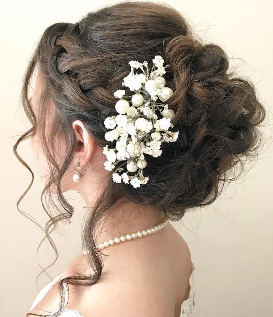 40 Gorgeous Wedding Hairstyles For Long Hair Regarding Well Known Curled Side Updo Hairstyles With Hair Jewelry (View 5 of 20)