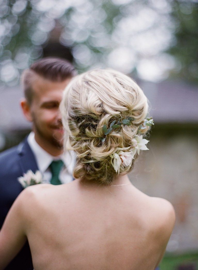 51 Romantic Wedding Hairstyles (View 8 of 20)