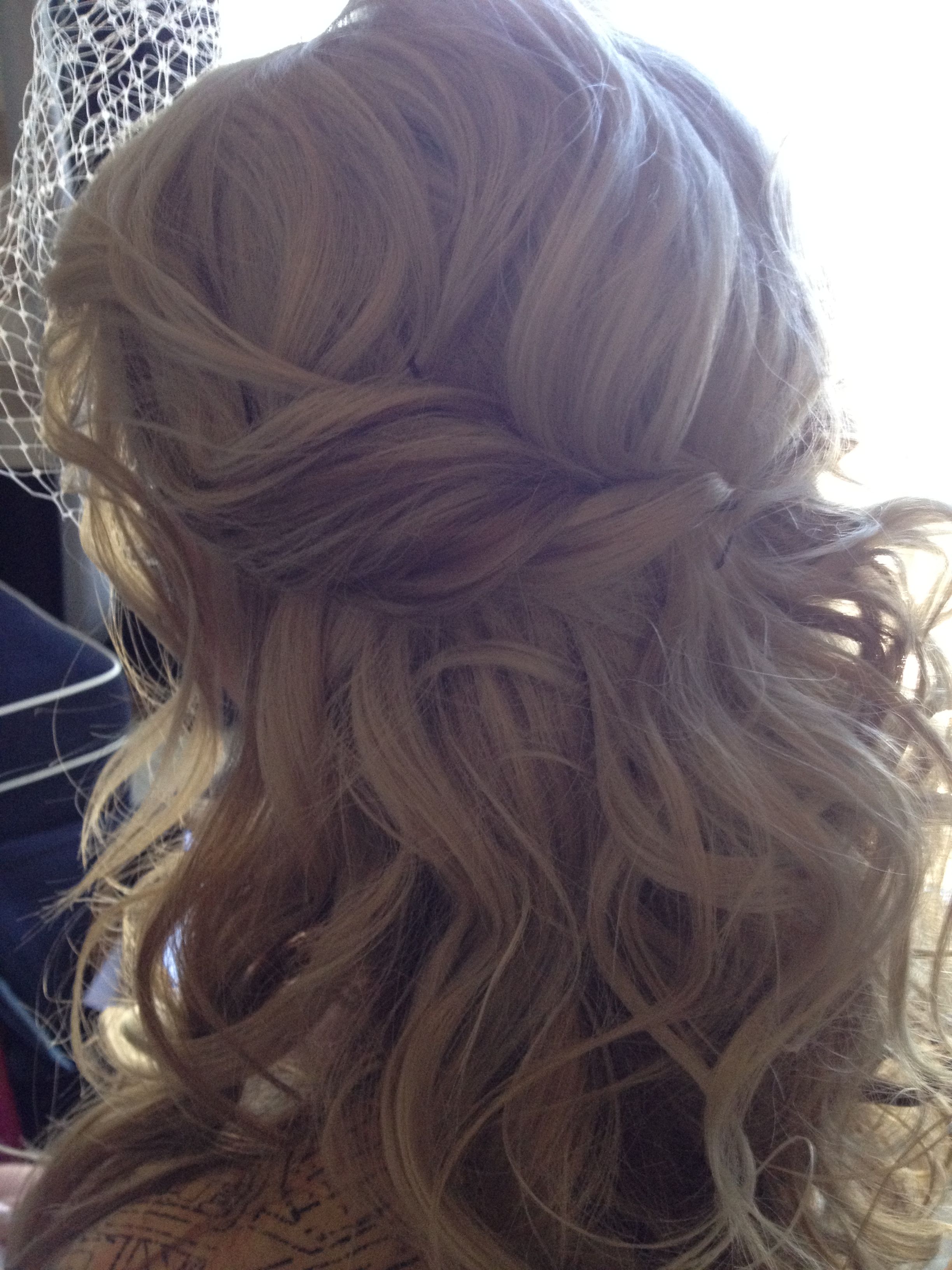 Current Loose Curly Half Updo Wedding Hairstyles With Bouffant With Curly Half Up Wedding Hairstyles (View 14 of 20)