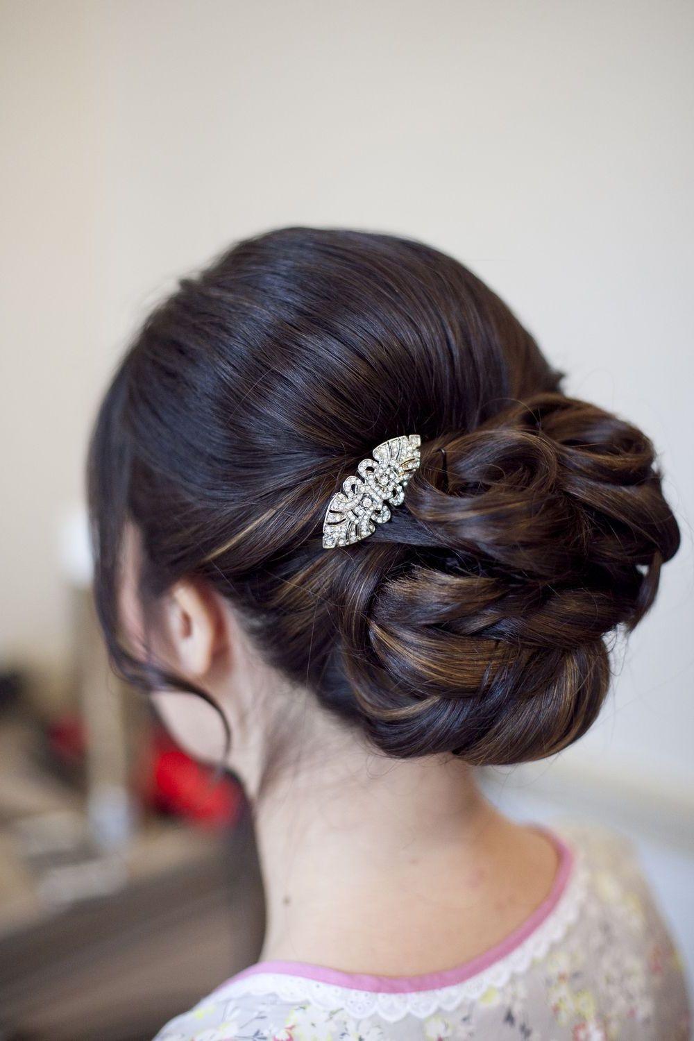 Most Current Accessorized Undone Waves Bridal Hairstyles Inside Vintage Wedding Hair Inspiration For Brides Loving Vintage Styles (View 17 of 20)