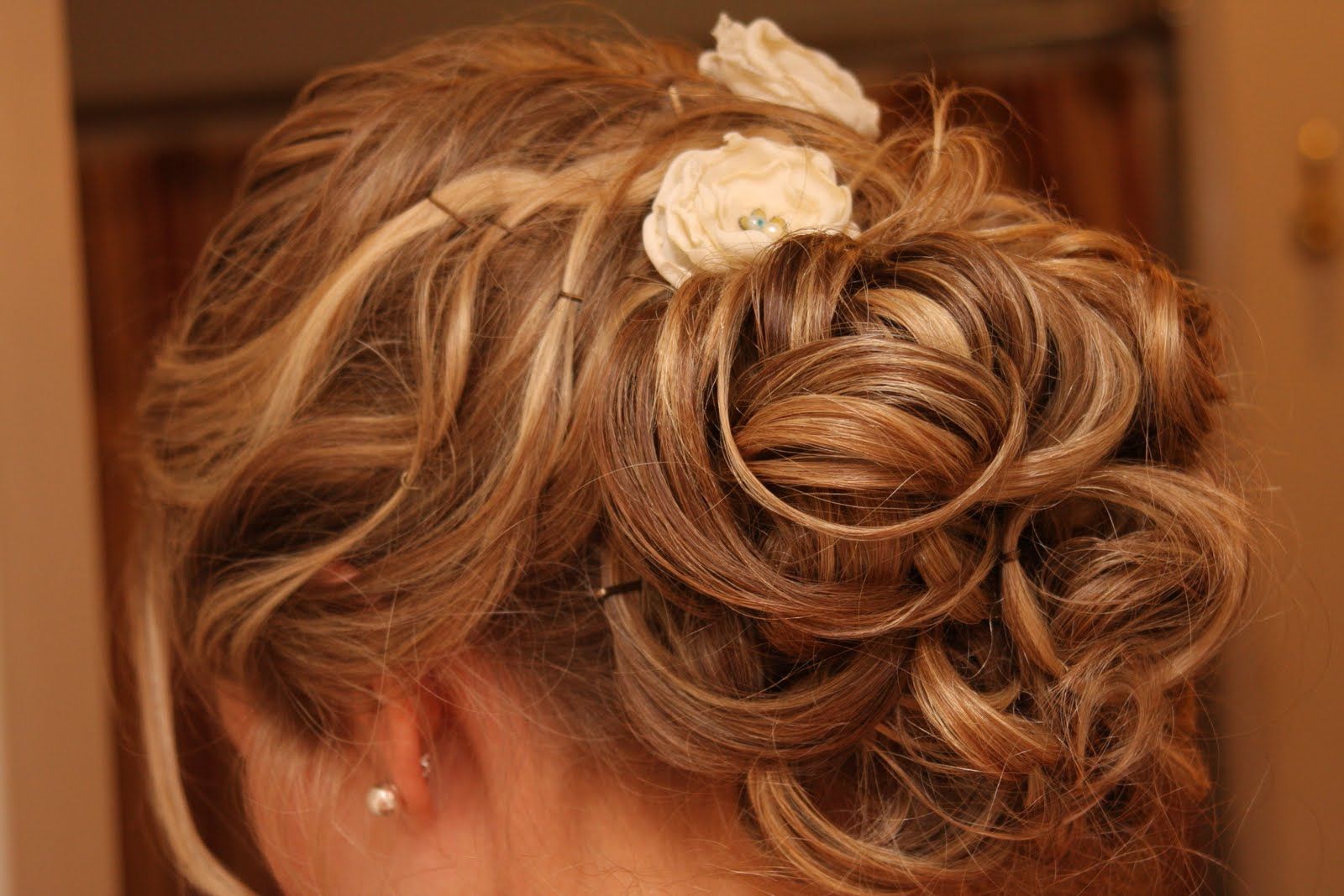 Romantic Half Updo Wedding Hairstyle For Thin Hair (View 9 of 20)