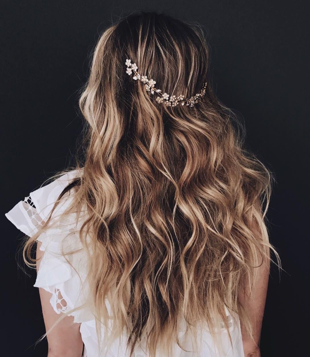 Widely Used Accessorized Undone Waves Bridal Hairstyles Inside 11 Beautiful Ways To Wear Bridal Hair Accessories In  (View 7 of 20)
