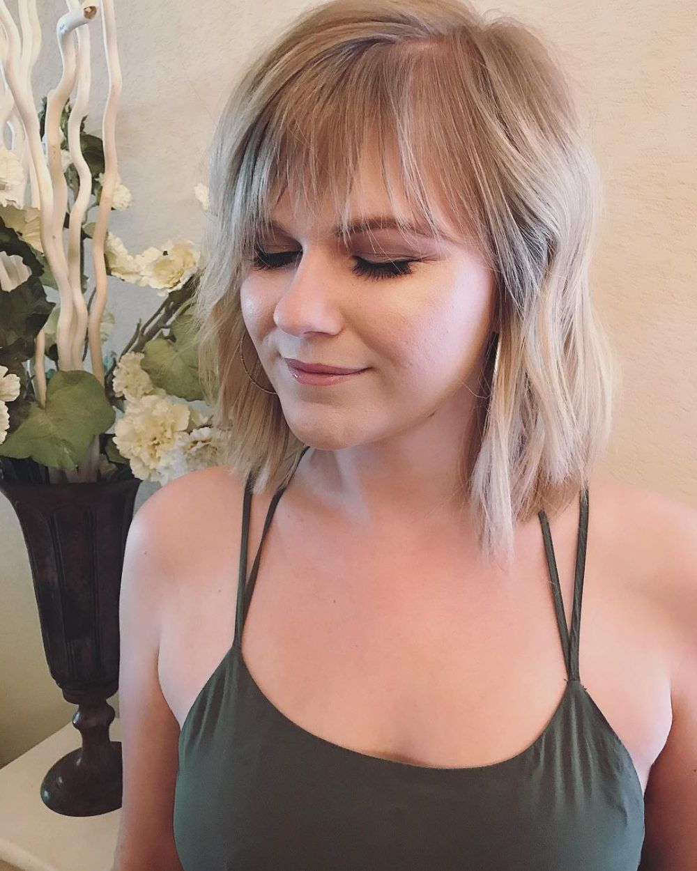 2019 Cute Bangs And Messy Texture Hairstyles Within 23 Chic Choppy Bangs For Women That Are Popular For  (View 11 of 20)