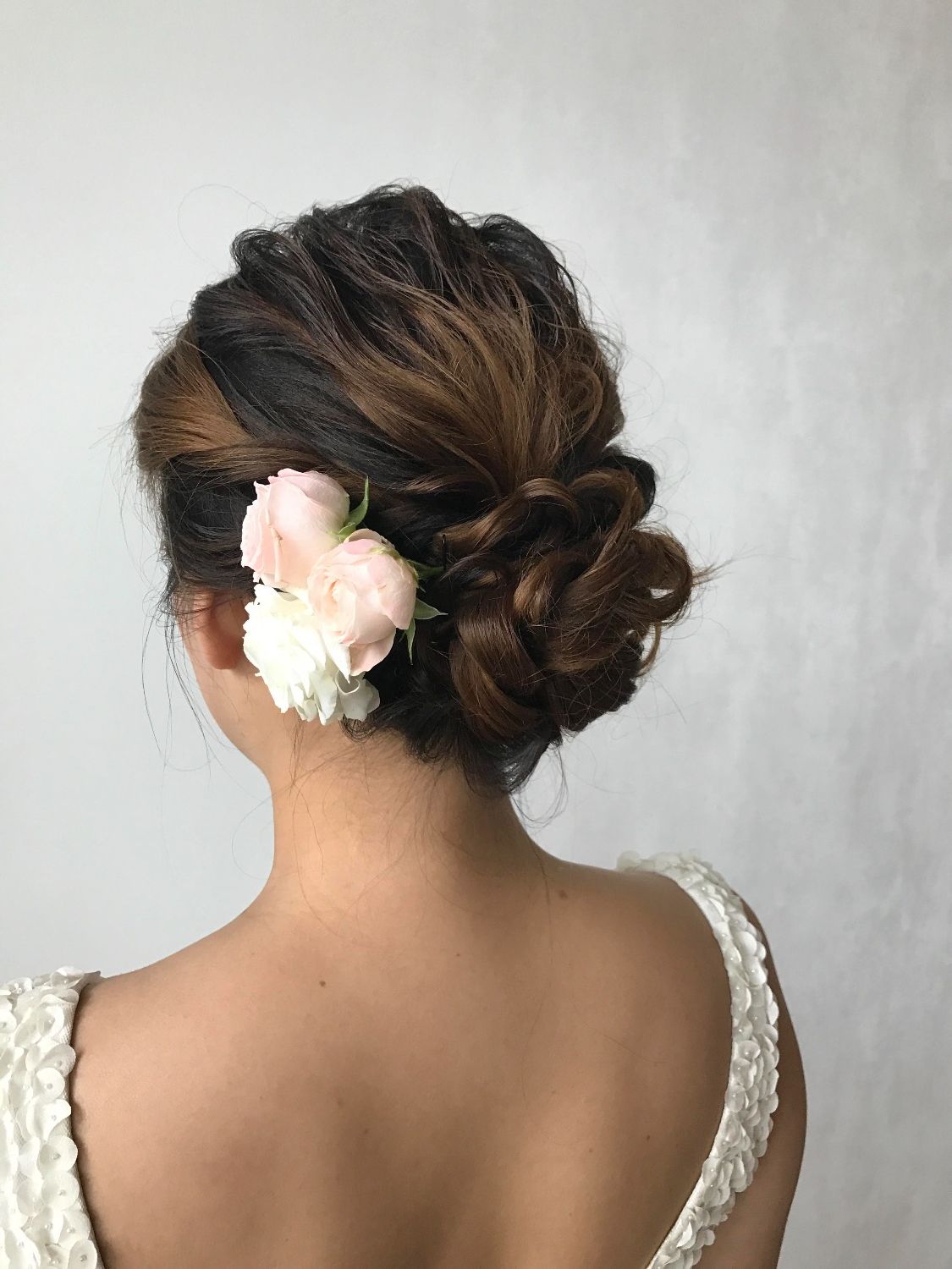 Most Current Flowy Goddess Hairstyles Regarding 8 Of The Prettiest Wedding Floral Hair Looks – Vanitee Beauty Trends (View 8 of 20)