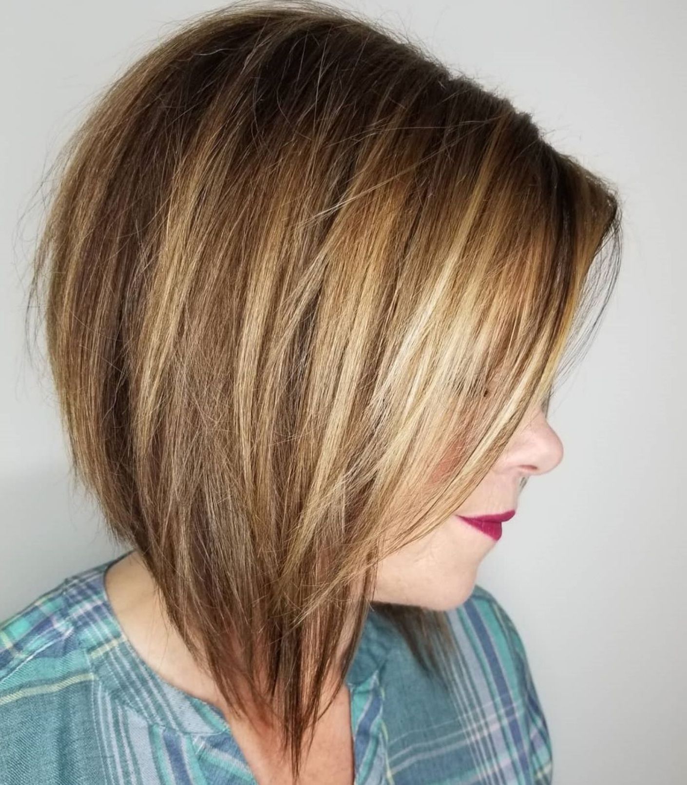 Most Recently Released Straight Graded Haircuts With Layering Pertaining To 60 Layered Bob Styles: Modern Haircuts With Layers For Any Occasion (View 2 of 20)