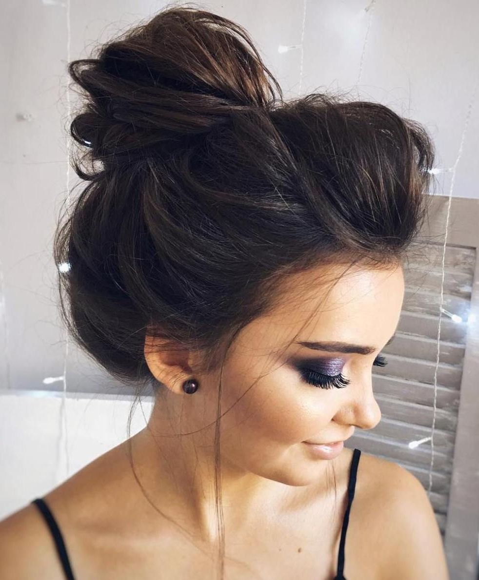 Well Known Messy Bun Hairstyles Throughout 40 Messy Bun Hairstyles To Refresh Your Casual Look (View 12 of 20)