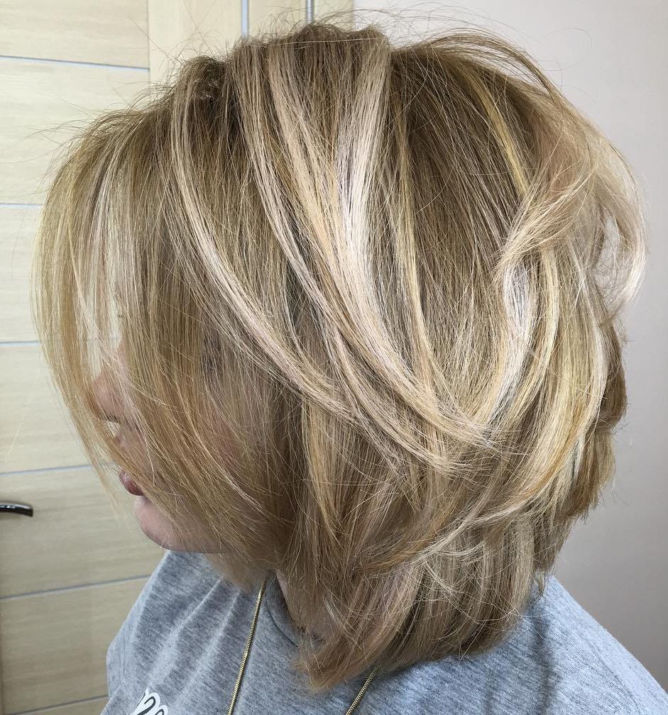60 Fun And Flattering Medium Hairstyles For Women Of All Ages Inside 2020 Easy Side Downdo Hairstyles With Caramel Highlights (Gallery 19 of 20)