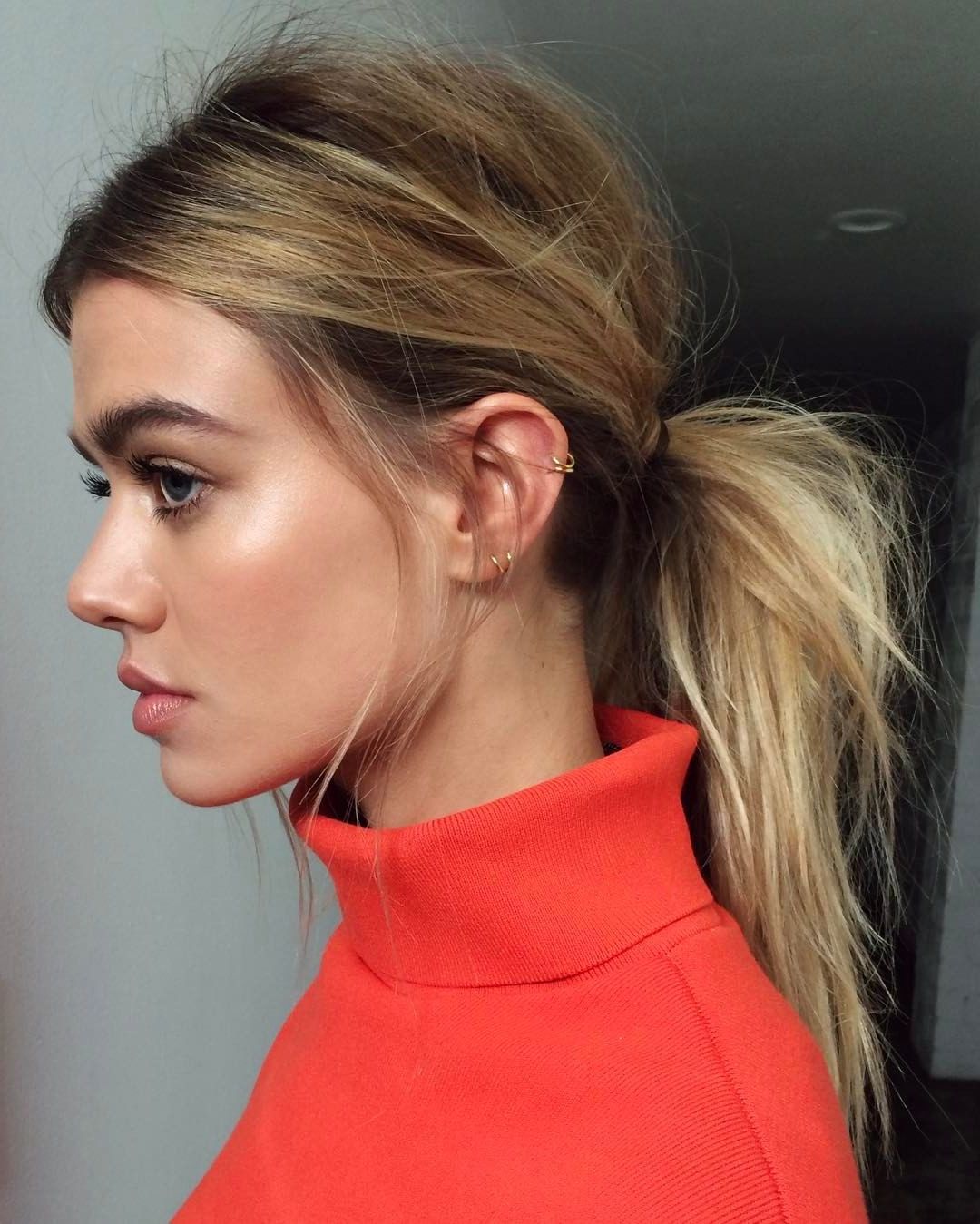 Ponytail Hairstyles Pertaining To 2019 Messy Voluminous Ponytail Hairstyles With Textured Bangs (View 11 of 20)