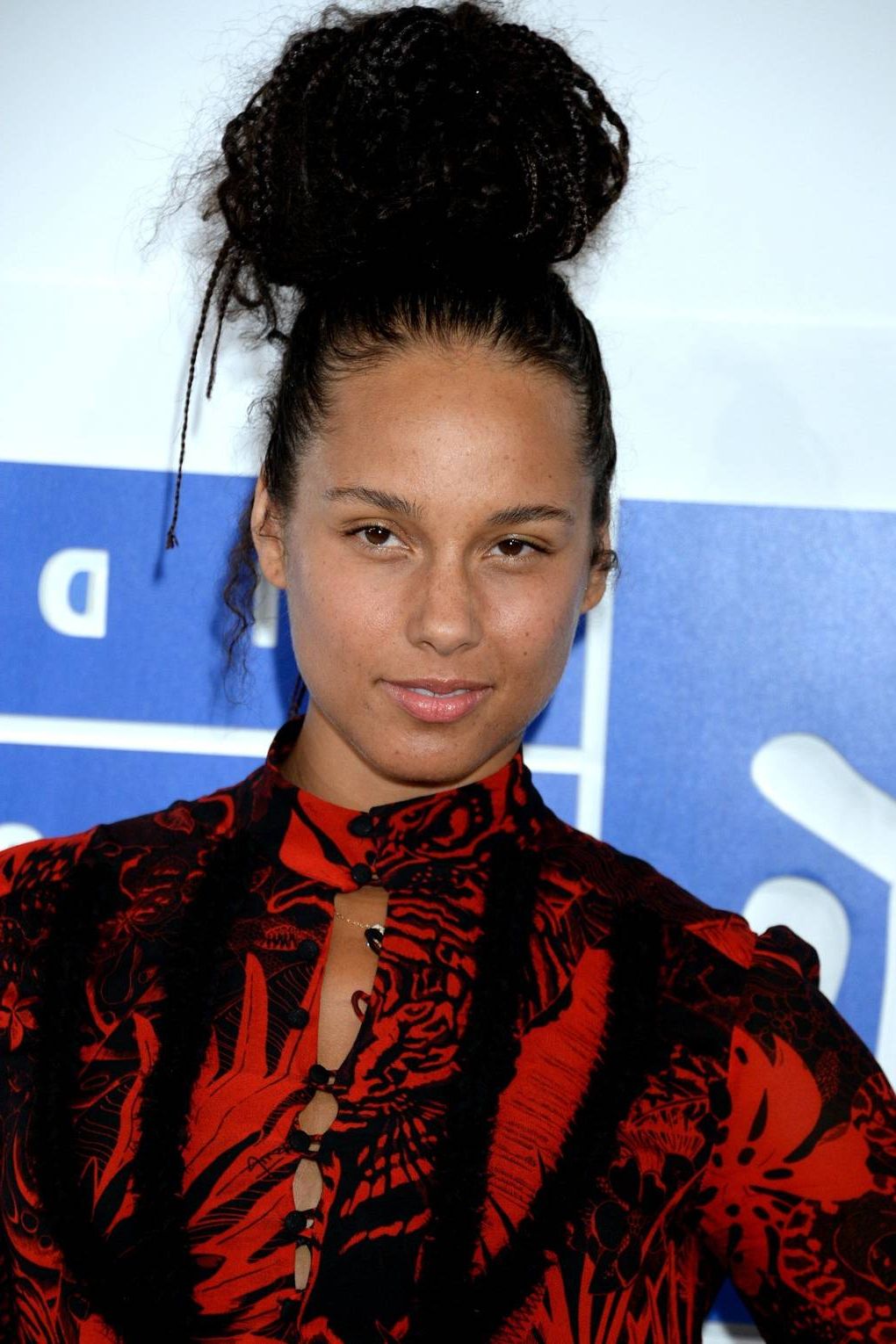 Trendy Alicia Keys Glamorous Mohawk Hairstyles With Regard To Alicia Keys No Makeup: Lenny Essay About Why She Won't Wear (View 10 of 20)