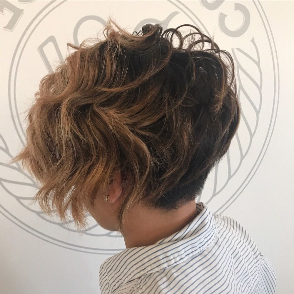 21 Hottest Short Wavy Hairstyles Ever! (trending In 2019) Within Short Bob Hairstyles With Textured Waves (View 13 of 20)