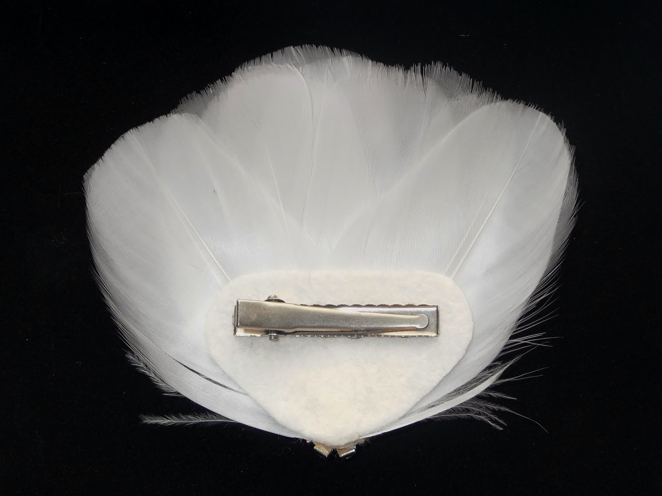 White Feather Hair Clip Pearl Vines And Crystal In Fashionable Silver White Wispy Hairstyles (View 9 of 20)