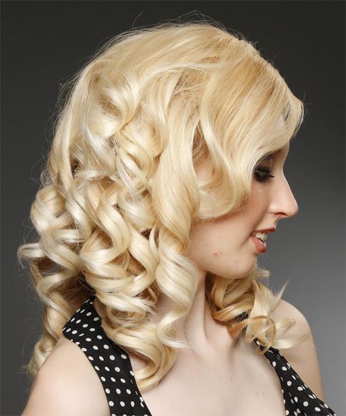 Medium Curly Light Honey Blonde Hairstyle With Side Swept Pertaining To Newest Honey Kissed Highlights Curls Hairstyles (Gallery 20 of 20)
