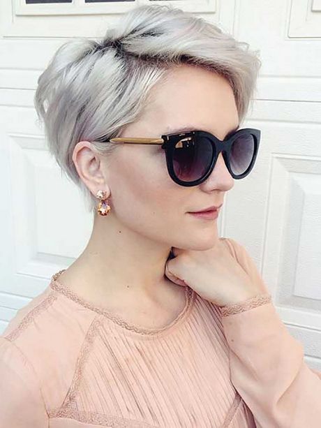 2020 Long Pixie Haircuts With Soft Feminine Waves Intended For Feminine Pixie Cut (View 16 of 20)