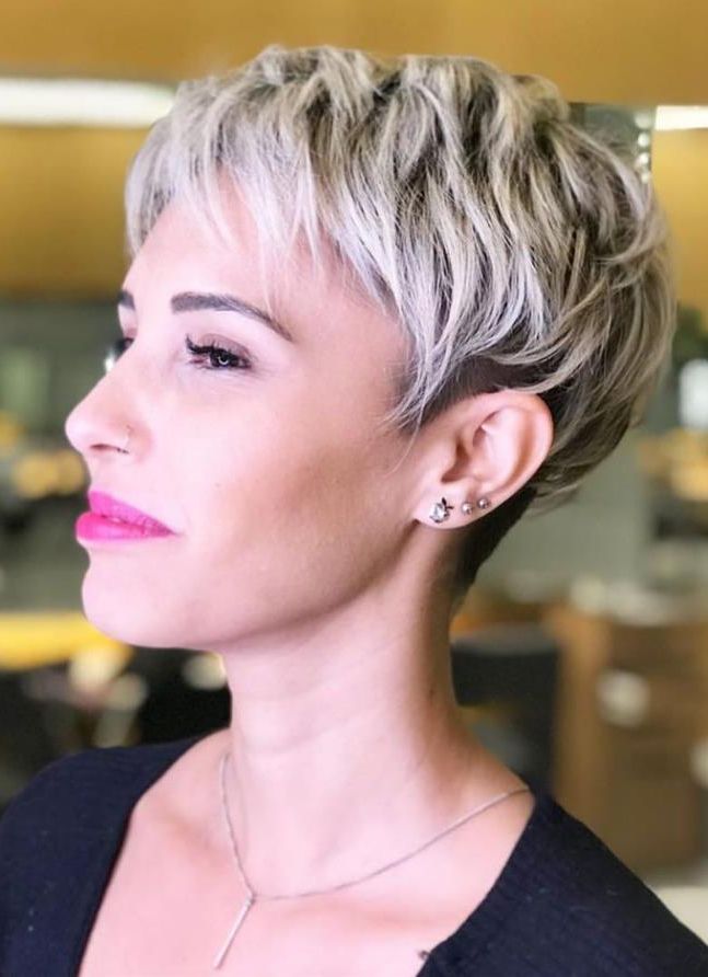 36 Pretty Fluffy Short Hair Style Ideas For Short Pixie For Famous Sculptured Long Top Short Sides Pixie Hairstyles (View 3 of 20)