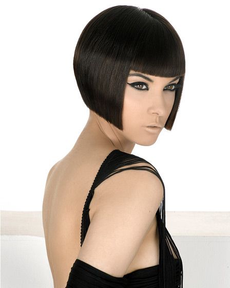 Classic Bob Hairstyle With Blunt Bangs Intended For Well Known Wavy Hairstyles With Short Blunt Bangs (View 6 of 20)
