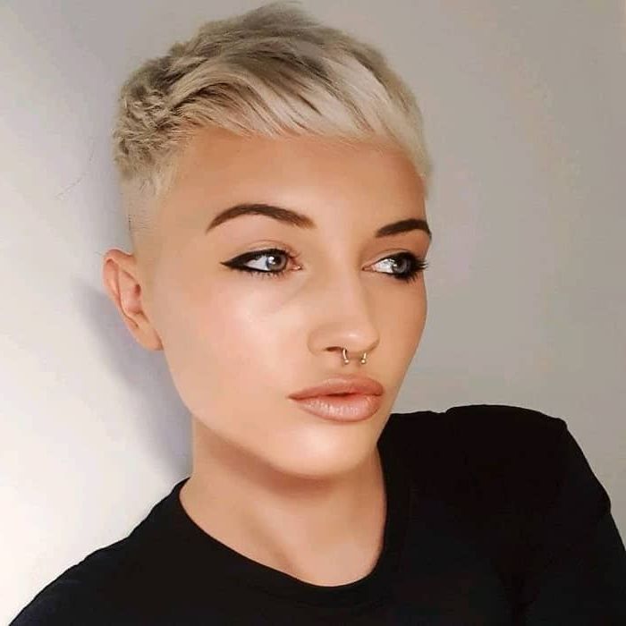 11 Short Hairstyles With Shaved Sides (women's Hair Trend) For Short Women Hairstyles With Shaved Sides (View 6 of 20)