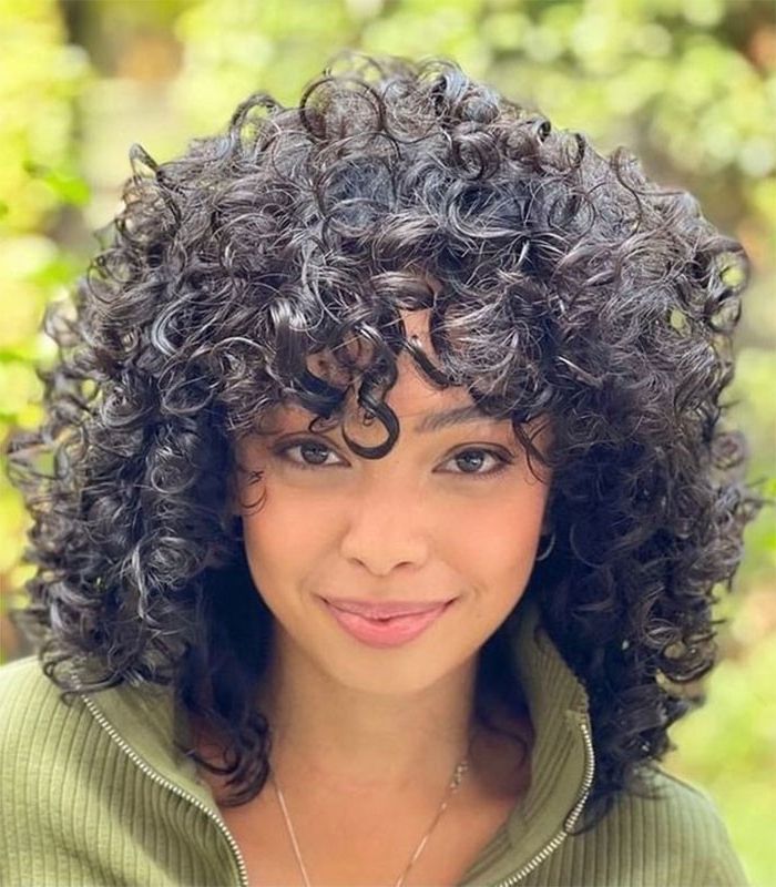 20 Curly Haircuts Trending For Spring (View 2 of 20)
