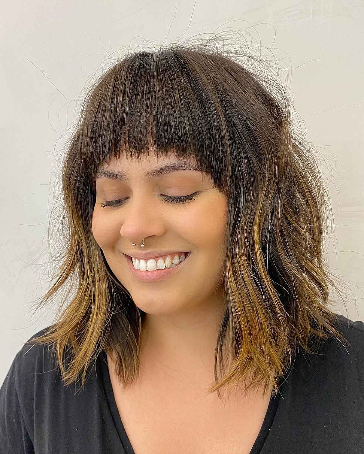 2018 Medium Haircuts With A Fringe With Regard To 31 Medium Layered Haircuts With Bangs For A Stunning Combination (View 4 of 20)