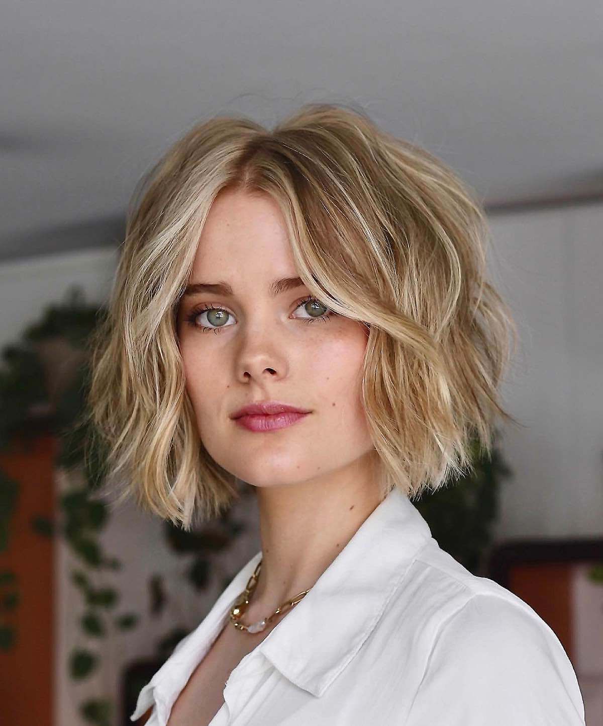 25 Short Wavy Bob Haircuts Trending Right Now For Short Wavy Bob Hairstyles (View 7 of 20)