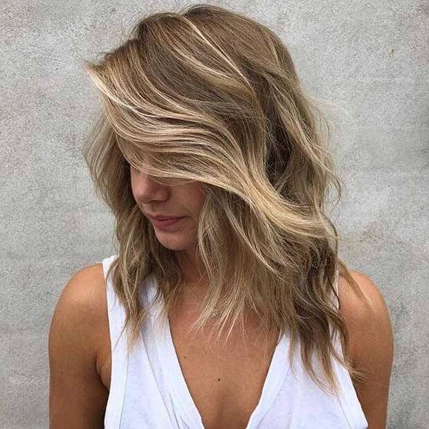 25 Wavy Lob Haircuts That Never Go Out Of Fashion – Belletag In Preferred Sandy Wavy Side Parted Lob Haircuts (View 17 of 20)