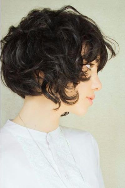 65 Short Wavy Hairstyles For Women In 2022 (with Photos) In Short Wavy Bob Hairstyles (View 12 of 20)