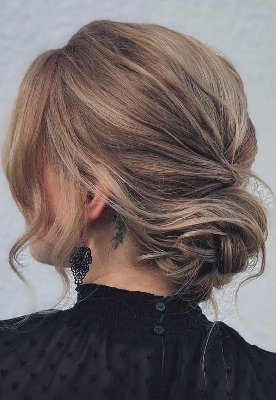 Fashionable Messy Medium Half Up Hairstyles With Regard To 32 Classy, Pretty & Modern Messy Hair Looks : Effortless & Romantic Messy  Updo (View 17 of 20)