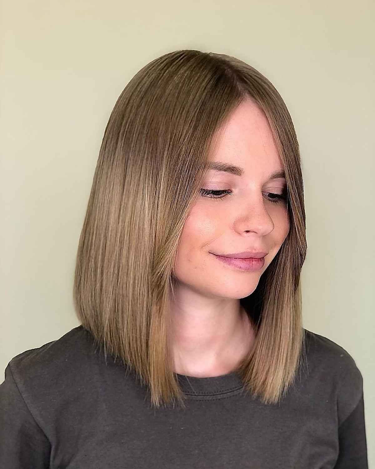 Latest Shoulder Length Straight Haircuts Inside 29 Best Ways To Style Shoulder Length, Straight Hair For A Modern Look (View 11 of 20)