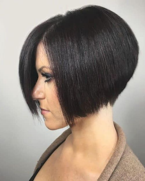 Top 25 Short Angled Bob Haircuts Right Now Inside Angled Short Bob Hairstyles (View 16 of 20)