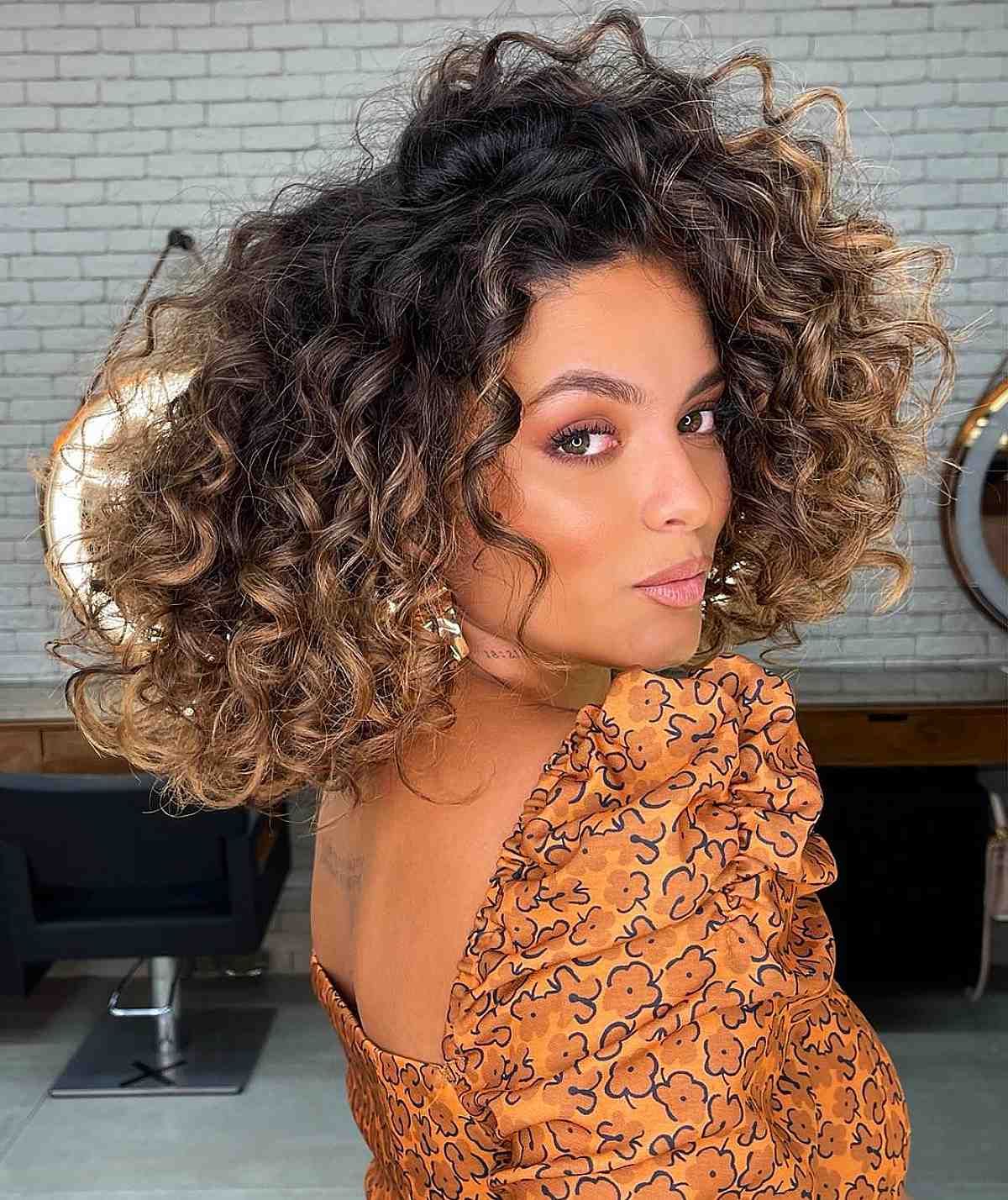 Trendy Silver Loose Curls Haircuts With Regard To 62 Best Shoulder Length Curly Hair Cuts & Styles In  (View 20 of 20)