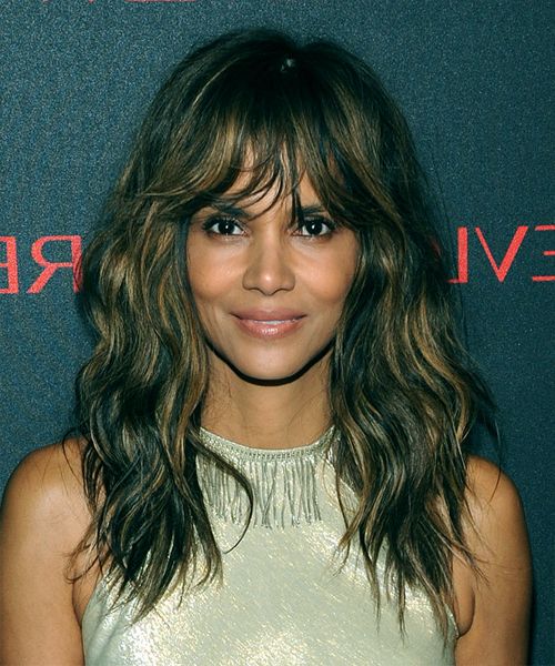 Well Known Brunette Textured Medium Length Hairstyles Throughout 30 Halle Berry Hairstyles, Hair Cuts And Colors (View 16 of 20)