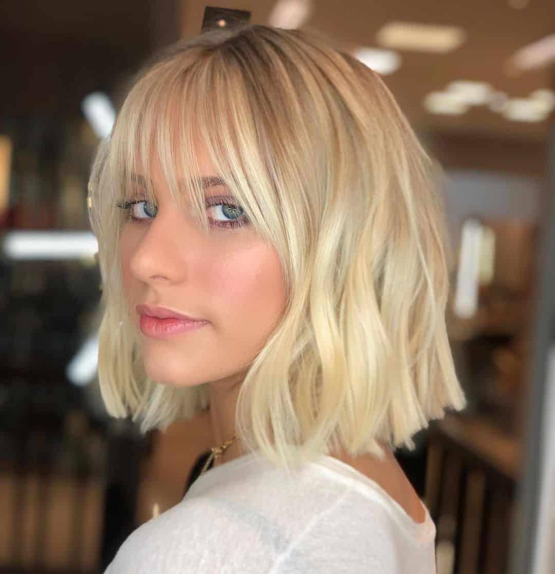 Well Liked Blunt Lob Haircuts With Straight Bangs Regarding 31 Trendy Blunt Bob With Bangs To Inspire Your Next Chop (View 9 of 20)