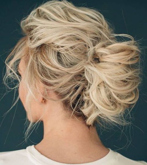 Well Liked Messy Medium Half Up Hairstyles Inside 15 Chic Christmas Hairstyles For Medium Length Hair – Styleoholic (View 10 of 20)