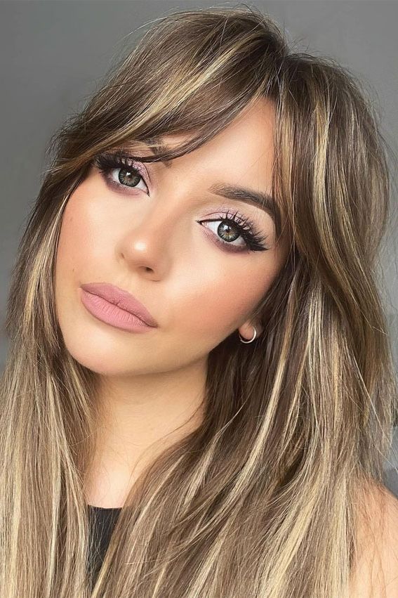 2018 Highlighted Hair With Side Bangs Within Trendy Hairstyles & Haircuts With Bangs – Brunette With Blonde Highlights &  Bangs (Gallery 6 of 15)