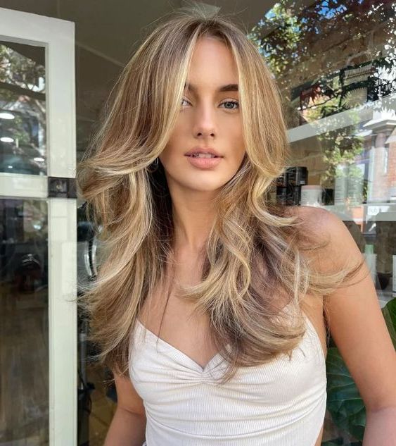 2020 Layers And Highlights Within 92 Beautiful Butterfly Haircuts For Long Hair – Styleoholic (Gallery 13 of 20)