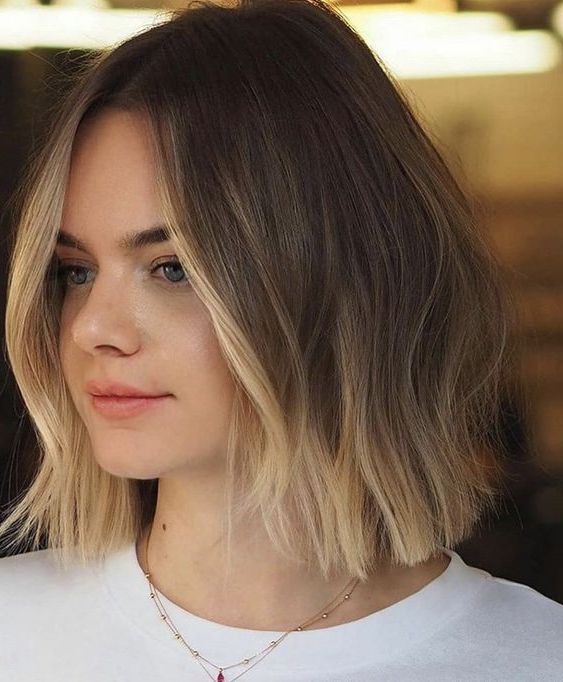 25 Chic And Catchy Bobs With Money Piece – Styleoholic Pertaining To Famous Stunning Messy Lob With Money Pieces (Gallery 7 of 20)